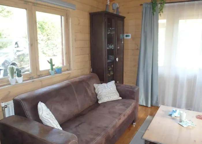 H8 مكان تخييم